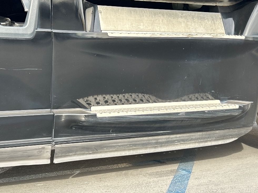 Sleeper Tractor-Heavy Duty Tractors-Freightliner-2020-Cascadia 12564ST-Fontana-CA-364,921\n\t\tmiles-$ 66,000 - Image 25