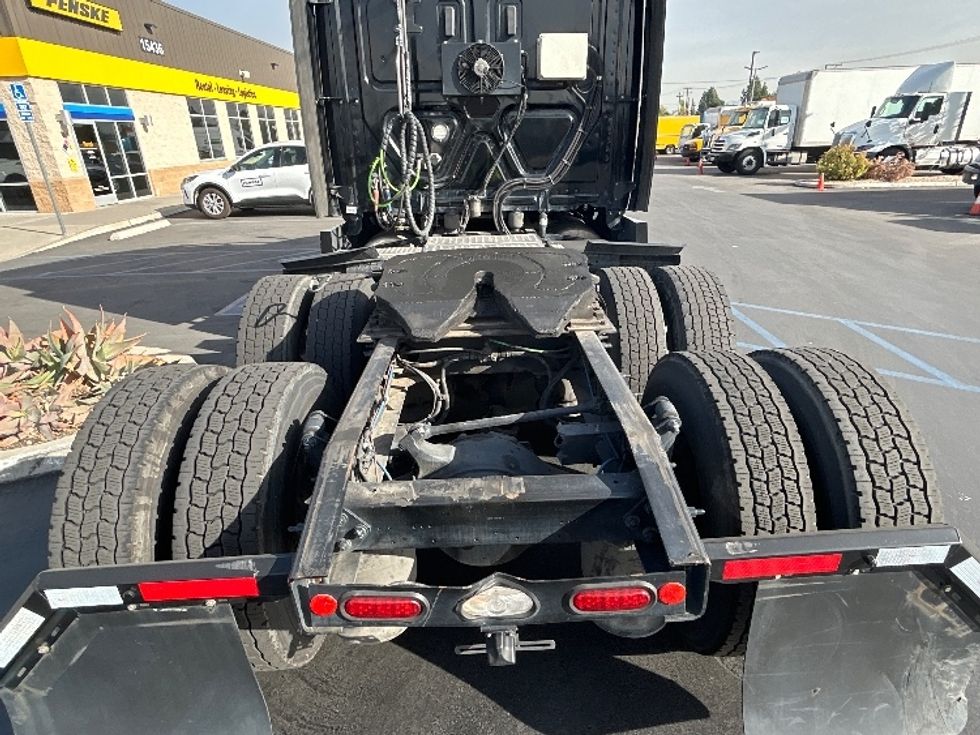 Sleeper Tractor-Heavy Duty Tractors-Freightliner-2020-Cascadia 12564ST-Fontana-CA-364,921\n\t\tmiles-$ 66,000 - Image 6