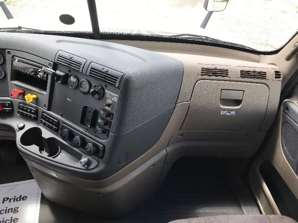 Sleeper Tractor-Heavy Duty Tractors-Freightliner-2020-Cascadia 12564ST-Garden City-GA-368,981\n\t\tmiles-$ 67,750 - Image 14