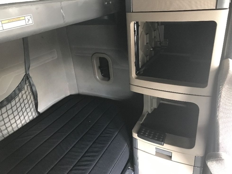 Sleeper Tractor-Heavy Duty Tractors-Freightliner-2020-Cascadia 12564ST-Garden City-GA-368,981\n\t\tmiles-$ 67,750 - Image 18