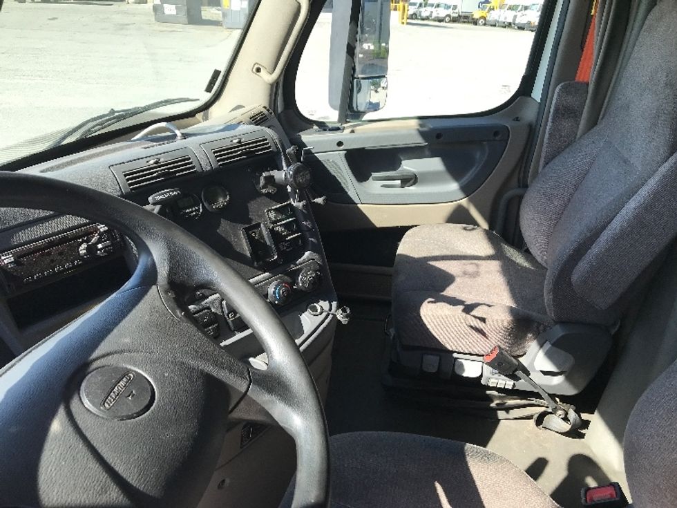 Sleeper Tractor-Heavy Duty Tractors-Freightliner-2020-Cascadia 12564ST-Garden City-GA-435,053\n\t\tmiles-$ 64,000 - Image 10