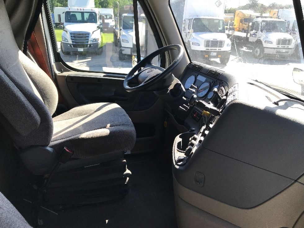 Sleeper Tractor-Heavy Duty Tractors-Freightliner-2020-Cascadia 12564ST-Garden City-GA-435,053\n\t\tmiles-$ 64,000 - Image 15