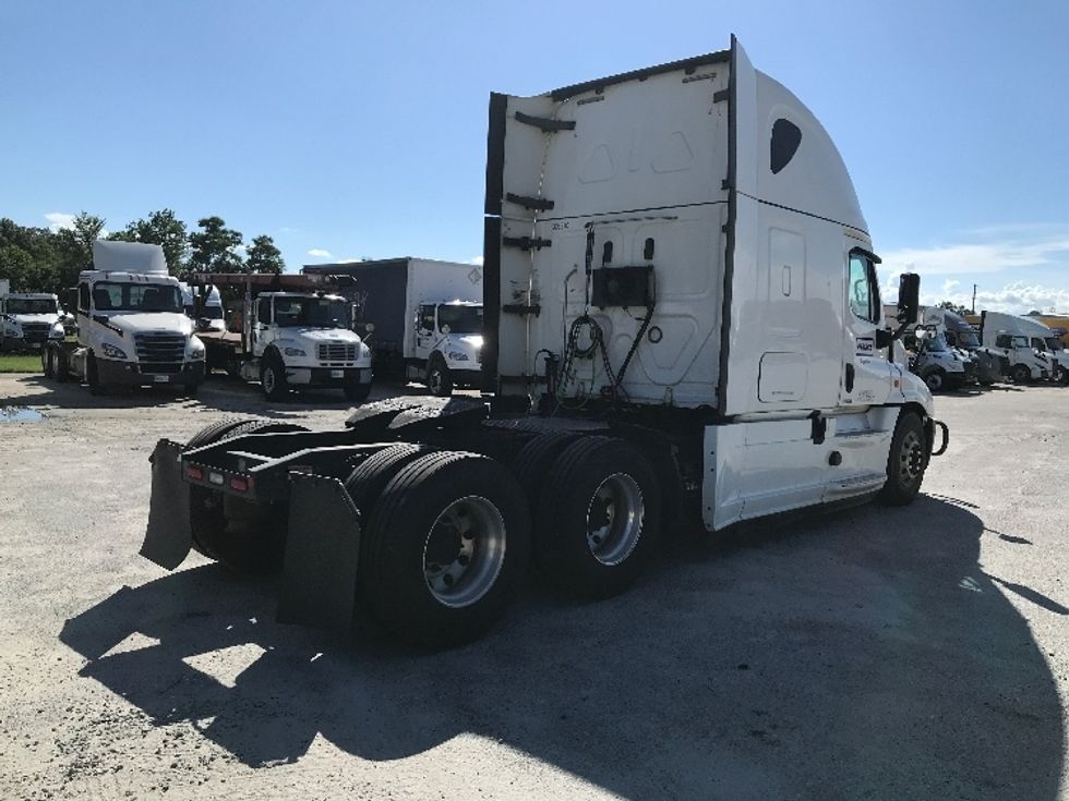 Sleeper Tractor-Heavy Duty Tractors-Freightliner-2020-Cascadia 12564ST-Garden City-GA-435,053\n\t\tmiles-$ 64,000 - Image 7