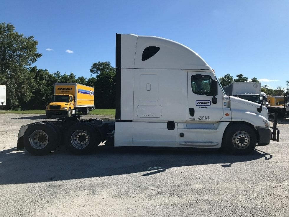 Sleeper Tractor-Heavy Duty Tractors-Freightliner-2020-Cascadia 12564ST-Garden City-GA-435,053\n\t\tmiles-$ 64,000 - Image 8