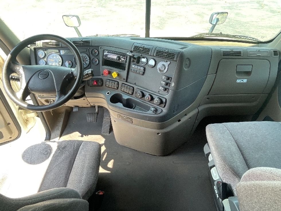 Sleeper Tractor-Heavy Duty Tractors-Freightliner-2020-Cascadia 12564ST-Greensboro-NC-324,558\n\t\tmiles-$ 75,500 - Image 12