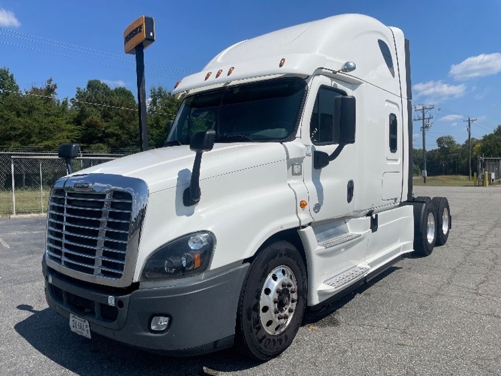 Sleeper Tractor-Heavy Duty Tractors-Freightliner-2020-Cascadia 12564ST-Greensboro-NC-324,558\n\t\tmiles-$ 75,500 - Image 3