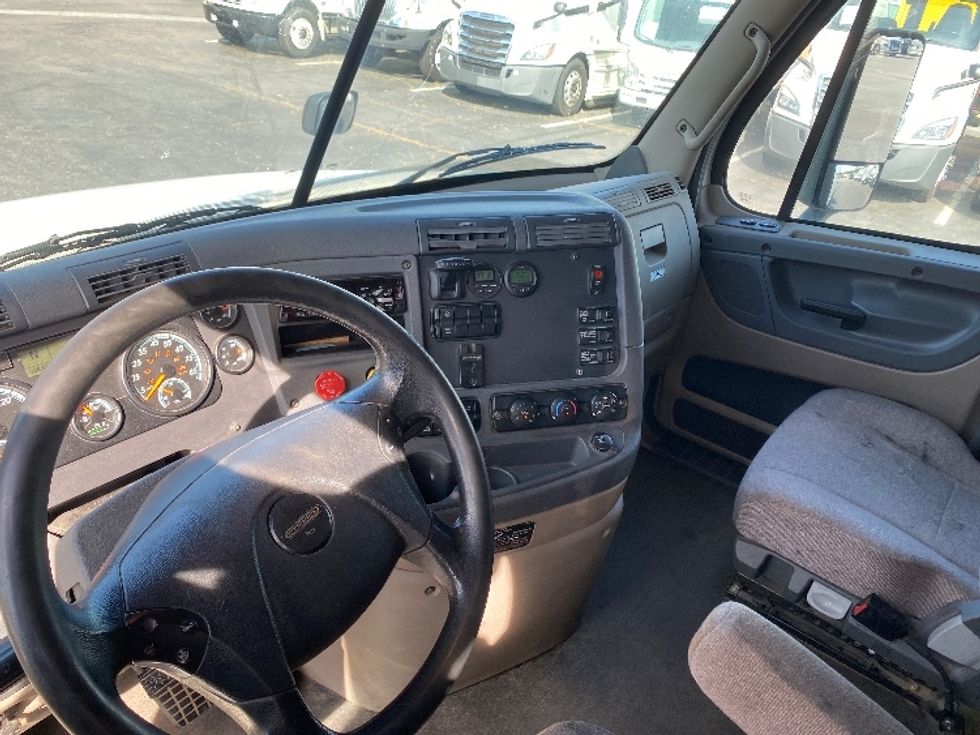 Sleeper Tractor-Heavy Duty Tractors-Freightliner-2020-Cascadia 12564ST-Greensboro-NC-326,320\n\t\tmiles-$ 59,500 - Image 10