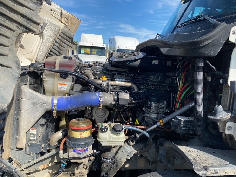 Sleeper Tractor-Heavy Duty Tractors-Freightliner-2020-Cascadia 12564ST-Greensboro-NC-326,320\n\t\tmiles-$ 59,500 - Image 21