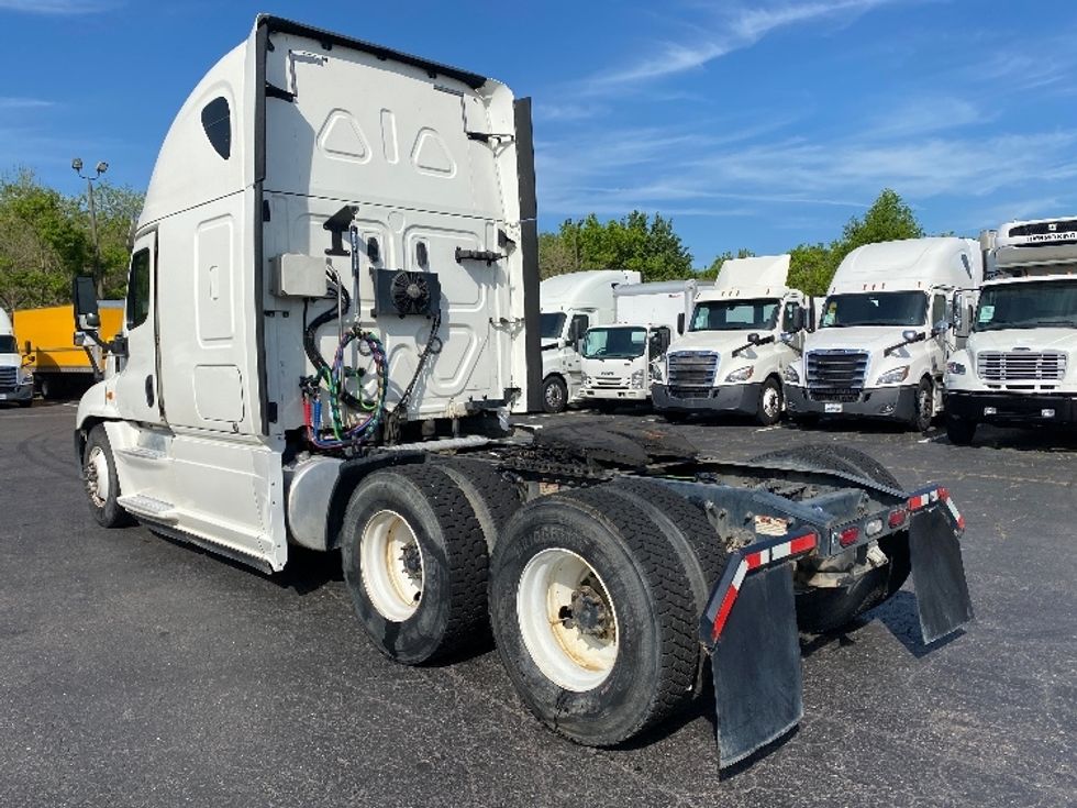 Sleeper Tractor-Heavy Duty Tractors-Freightliner-2020-Cascadia 12564ST-Greensboro-NC-326,320\n\t\tmiles-$ 59,500 - Image 5