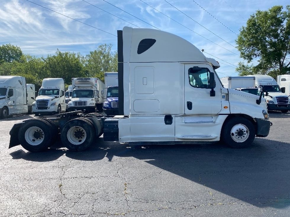 Sleeper Tractor-Heavy Duty Tractors-Freightliner-2020-Cascadia 12564ST-Greensboro-NC-326,320\n\t\tmiles-$ 59,500 - Image 8