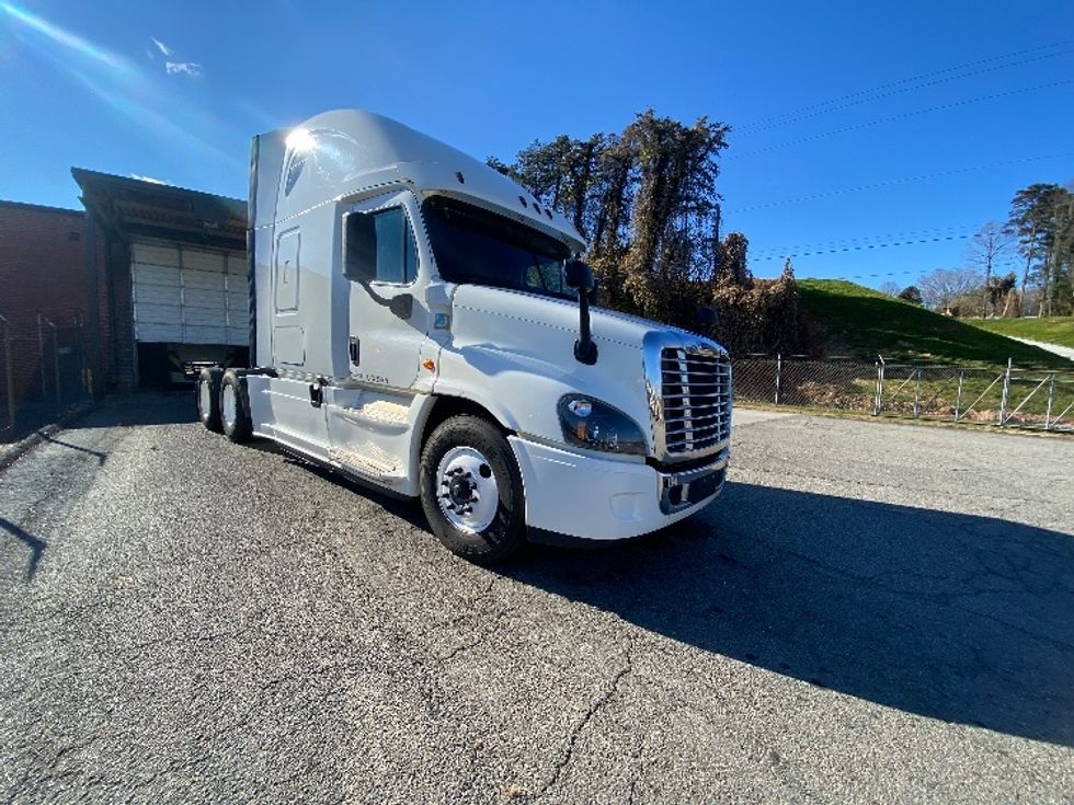 Sleeper Tractor-Heavy Duty Tractors-Freightliner-2020-Cascadia 12564ST-Greensboro-NC-344,911\n\t\tmiles-$ 69,250 - Image 1