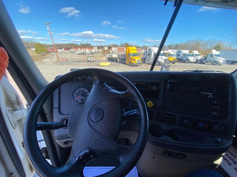 Sleeper Tractor-Heavy Duty Tractors-Freightliner-2020-Cascadia 12564ST-Greensboro-NC-344,911\n\t\tmiles-$ 69,250 - Image 11