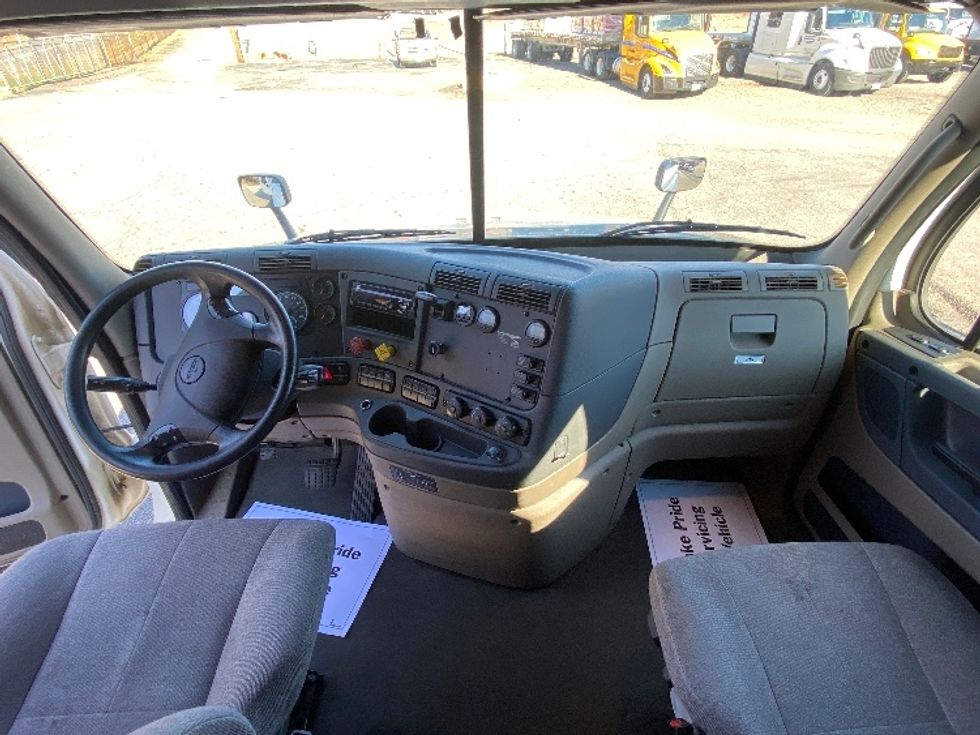 Sleeper Tractor-Heavy Duty Tractors-Freightliner-2020-Cascadia 12564ST-Greensboro-NC-344,911\n\t\tmiles-$ 69,250 - Image 12