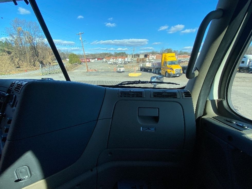 Sleeper Tractor-Heavy Duty Tractors-Freightliner-2020-Cascadia 12564ST-Greensboro-NC-344,911\n\t\tmiles-$ 69,250 - Image 14