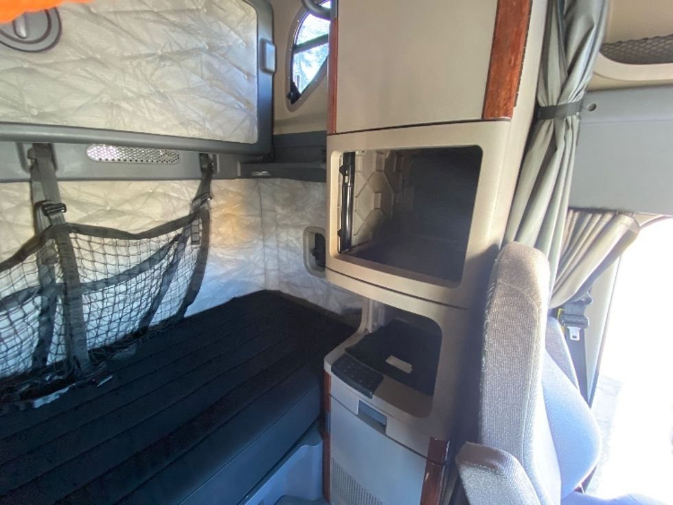 Sleeper Tractor-Heavy Duty Tractors-Freightliner-2020-Cascadia 12564ST-Greensboro-NC-344,911\n\t\tmiles-$ 69,250 - Image 18