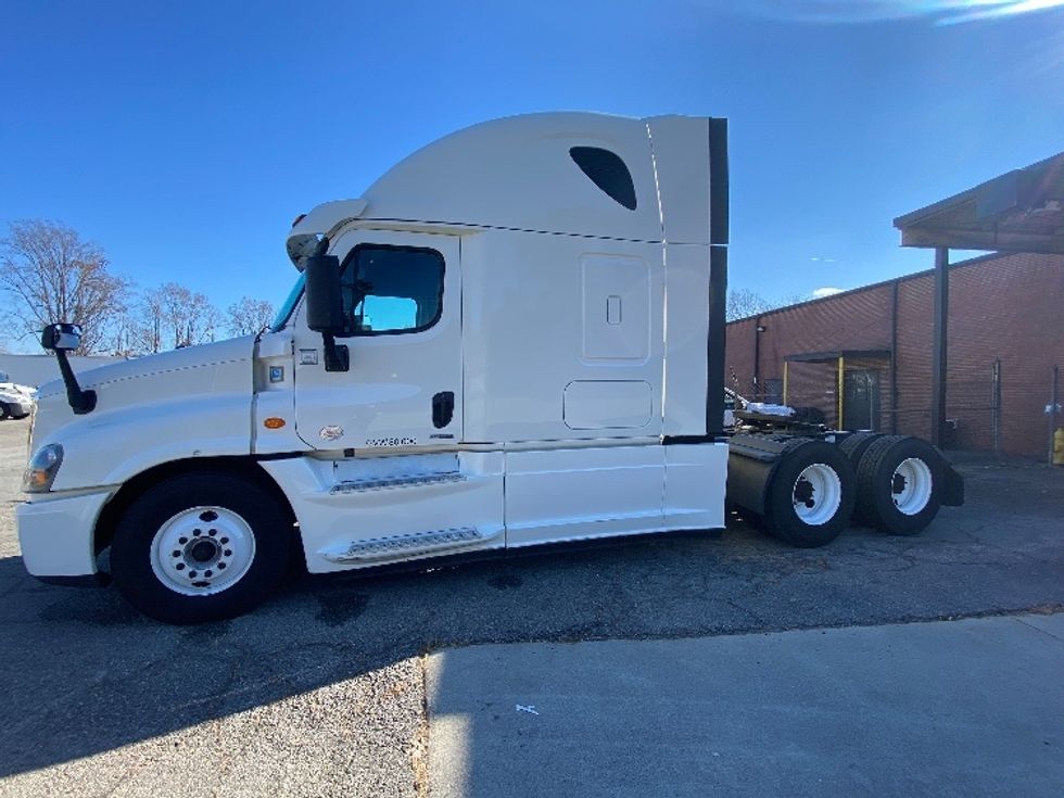 Sleeper Tractor-Heavy Duty Tractors-Freightliner-2020-Cascadia 12564ST-Greensboro-NC-344,911\n\t\tmiles-$ 69,250 - Image 4