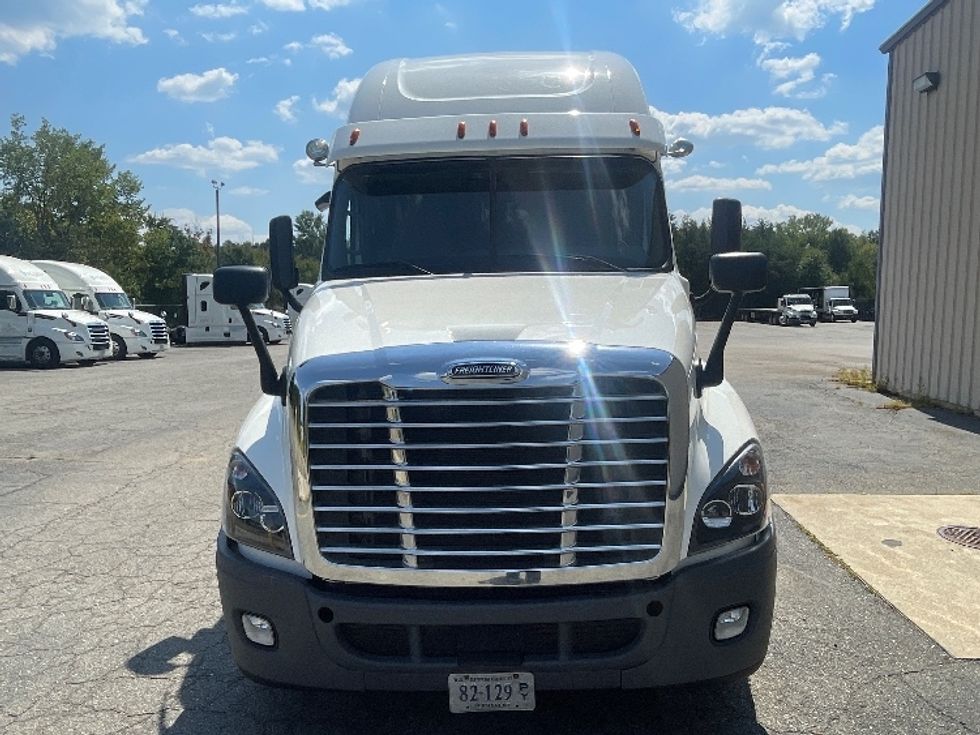 Sleeper Tractor-Heavy Duty Tractors-Freightliner-2020-Cascadia 12564ST-Greensboro-NC-349,614\n\t\tmiles-$ 74,000 - Image 2