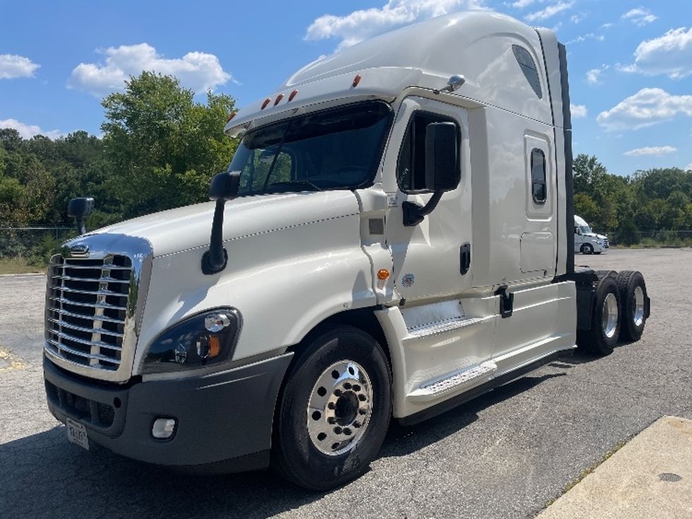Sleeper Tractor-Heavy Duty Tractors-Freightliner-2020-Cascadia 12564ST-Greensboro-NC-349,614\n\t\tmiles-$ 74,000 - Image 3