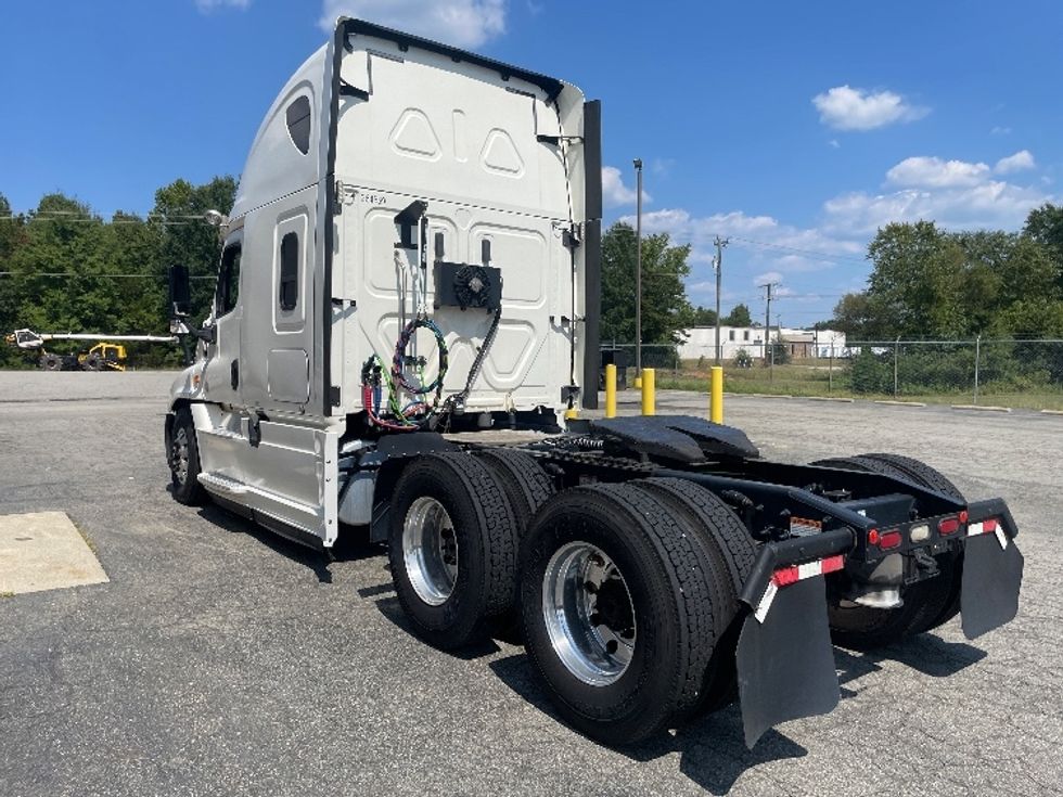 Sleeper Tractor-Heavy Duty Tractors-Freightliner-2020-Cascadia 12564ST-Greensboro-NC-349,614\n\t\tmiles-$ 74,000 - Image 5
