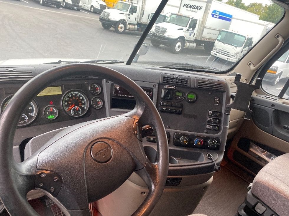 Sleeper Tractor-Heavy Duty Tractors-Freightliner-2020-Cascadia 12564ST-Greensboro-NC-390,396\n\t\tmiles-$ 69,750 - Image 10