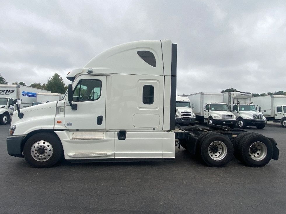 Sleeper Tractor-Heavy Duty Tractors-Freightliner-2020-Cascadia 12564ST-Greensboro-NC-390,396\n\t\tmiles-$ 69,750 - Image 4
