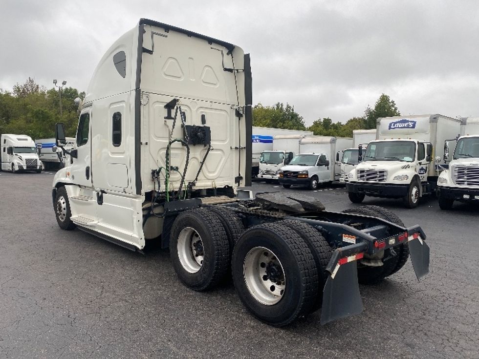 Sleeper Tractor-Heavy Duty Tractors-Freightliner-2020-Cascadia 12564ST-Greensboro-NC-390,396\n\t\tmiles-$ 69,750 - Image 5