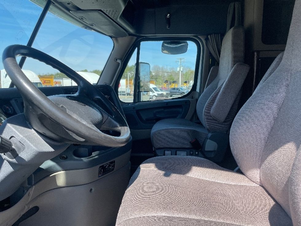 Sleeper Tractor-Heavy Duty Tractors-Freightliner-2020-Cascadia 12564ST-Greensboro-NC-444,821\n\t\tmiles-$ 55,500 - Image 10