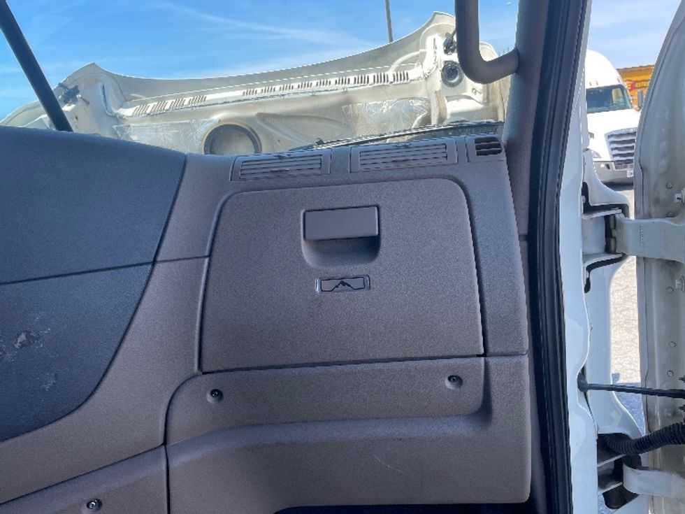 Sleeper Tractor-Heavy Duty Tractors-Freightliner-2020-Cascadia 12564ST-Greensboro-NC-444,821\n\t\tmiles-$ 55,500 - Image 14