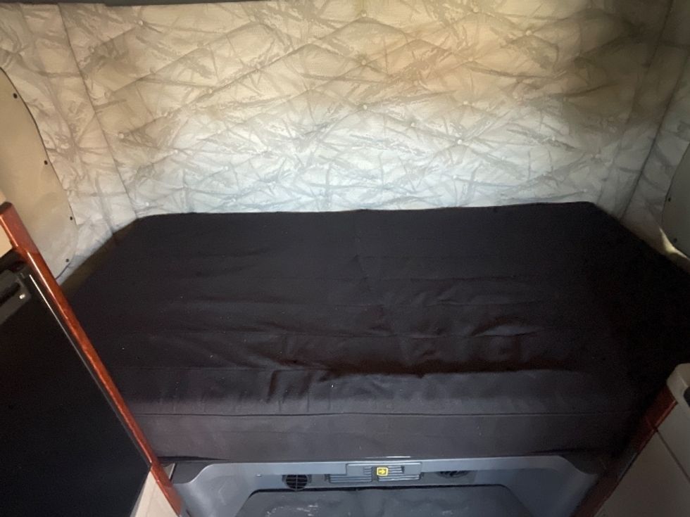 Sleeper Tractor-Heavy Duty Tractors-Freightliner-2020-Cascadia 12564ST-Greensboro-NC-444,821\n\t\tmiles-$ 55,500 - Image 17