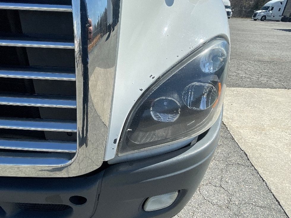 Sleeper Tractor-Heavy Duty Tractors-Freightliner-2020-Cascadia 12564ST-Greensboro-NC-444,821\n\t\tmiles-$ 55,500 - Image 24