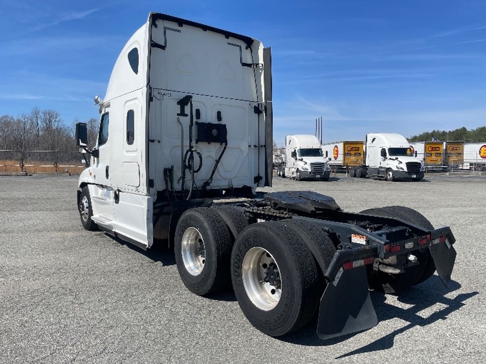 Sleeper Tractor-Heavy Duty Tractors-Freightliner-2020-Cascadia 12564ST-Greensboro-NC-444,821\n\t\tmiles-$ 55,500 - Image 5