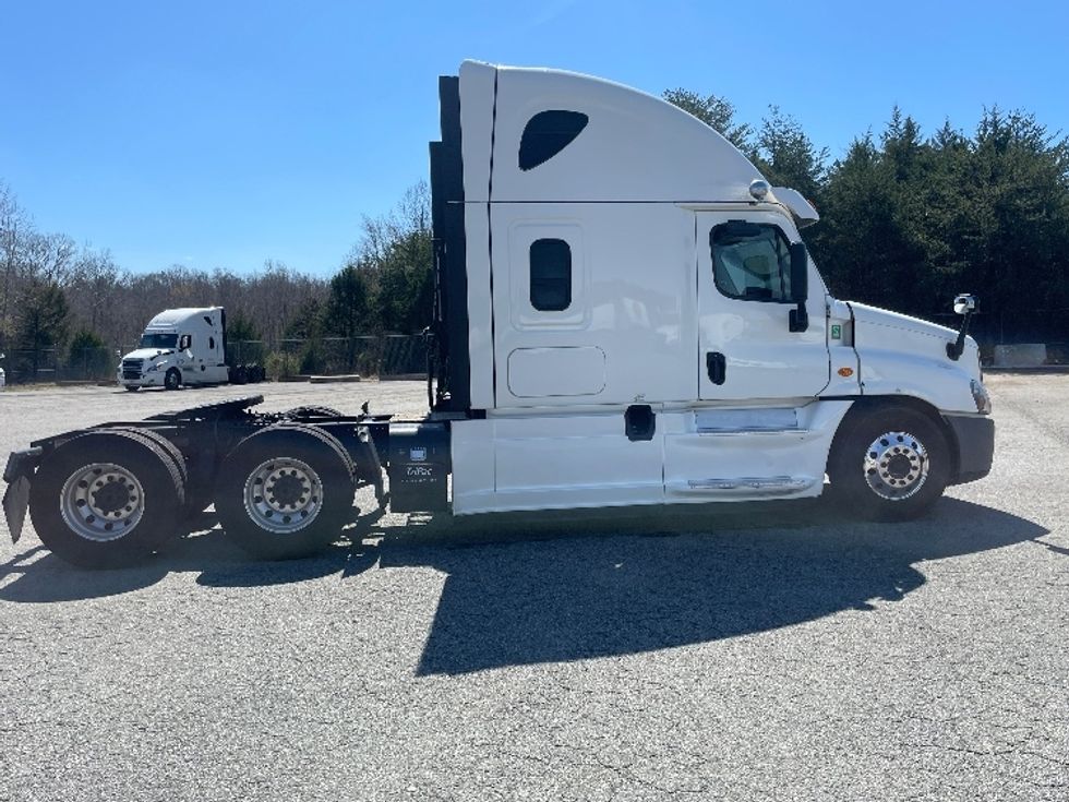 Sleeper Tractor-Heavy Duty Tractors-Freightliner-2020-Cascadia 12564ST-Greensboro-NC-444,821\n\t\tmiles-$ 55,500 - Image 8