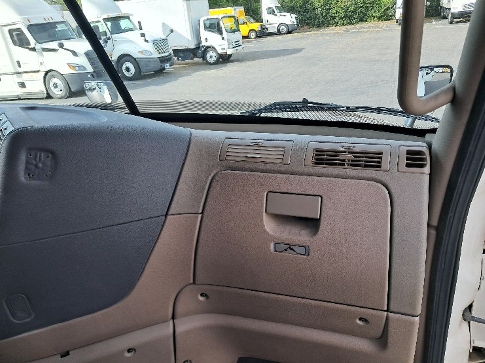 Sleeper Tractor-Heavy Duty Tractors-Freightliner-2020-Cascadia 12564ST-Greensboro-NC-446,176\n\t\tmiles-$ 55,000 - Image 14