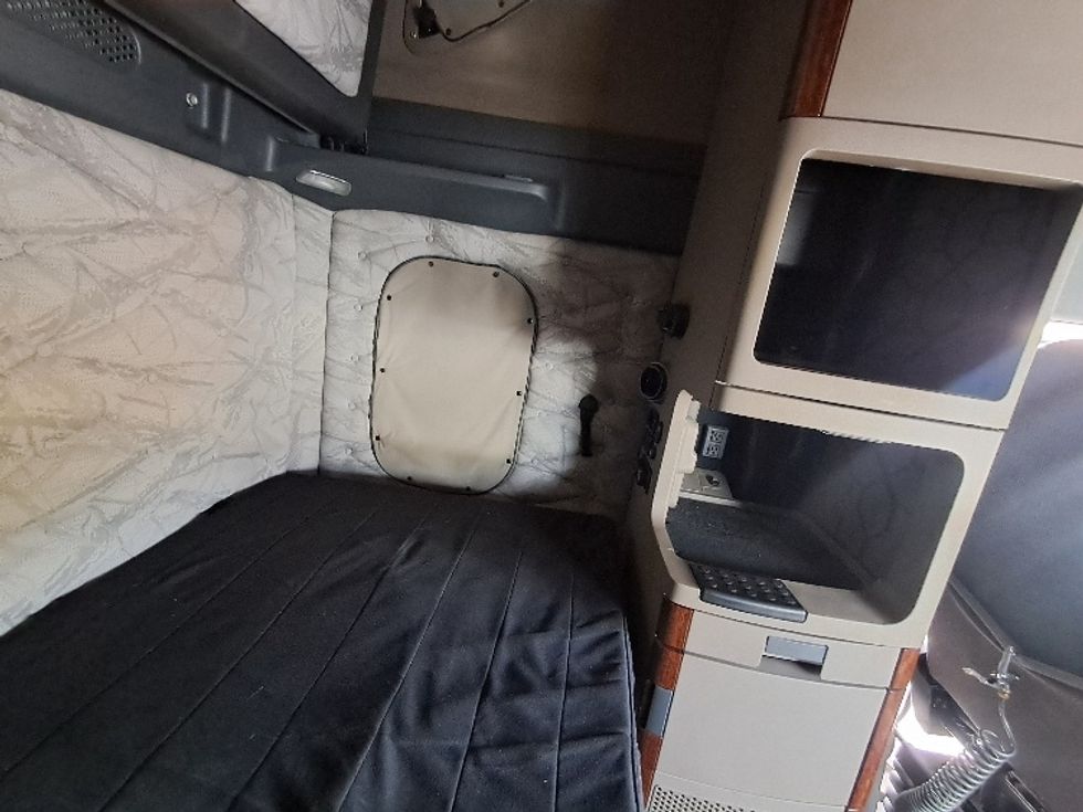 Sleeper Tractor-Heavy Duty Tractors-Freightliner-2020-Cascadia 12564ST-Greensboro-NC-446,176\n\t\tmiles-$ 55,000 - Image 18