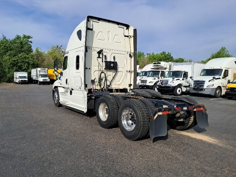 Sleeper Tractor-Heavy Duty Tractors-Freightliner-2020-Cascadia 12564ST-Greensboro-NC-446,176\n\t\tmiles-$ 55,000 - Image 5