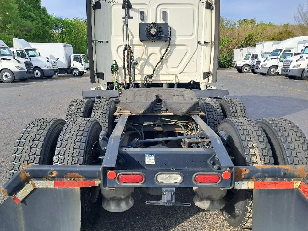 Sleeper Tractor-Heavy Duty Tractors-Freightliner-2020-Cascadia 12564ST-Greensboro-NC-446,176\n\t\tmiles-$ 55,000 - Image 6