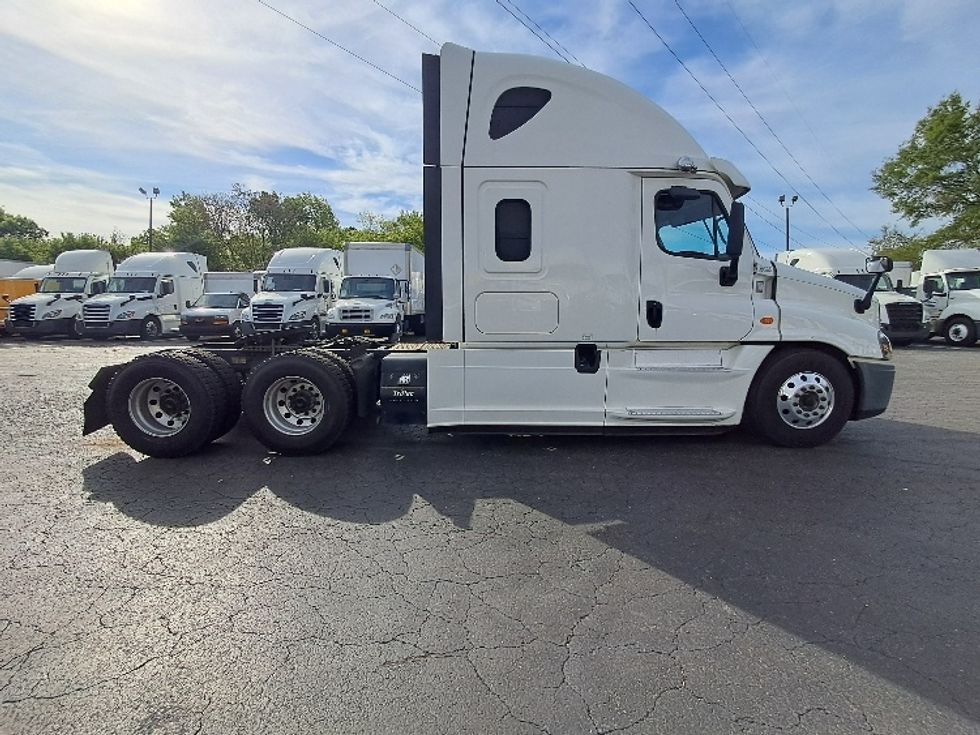 Sleeper Tractor-Heavy Duty Tractors-Freightliner-2020-Cascadia 12564ST-Greensboro-NC-446,176\n\t\tmiles-$ 55,000 - Image 8
