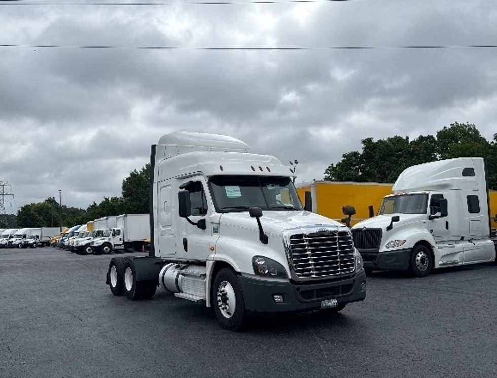 Sleeper Tractor-Heavy Duty Tractors-Freightliner-2020-Cascadia 12564ST-Greensboro-NC-469,764\n\t\tmiles-$ 59,000 - Image 1