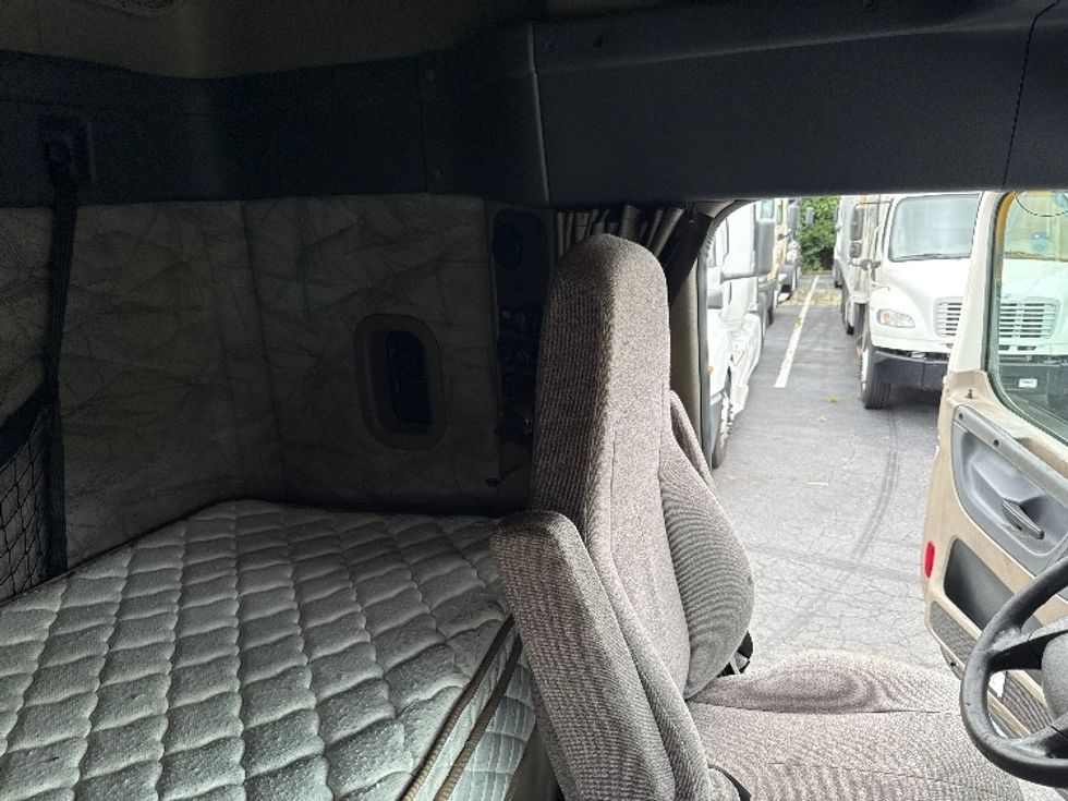 Sleeper Tractor-Heavy Duty Tractors-Freightliner-2020-Cascadia 12564ST-Greensboro-NC-469,764\n\t\tmiles-$ 59,000 - Image 18