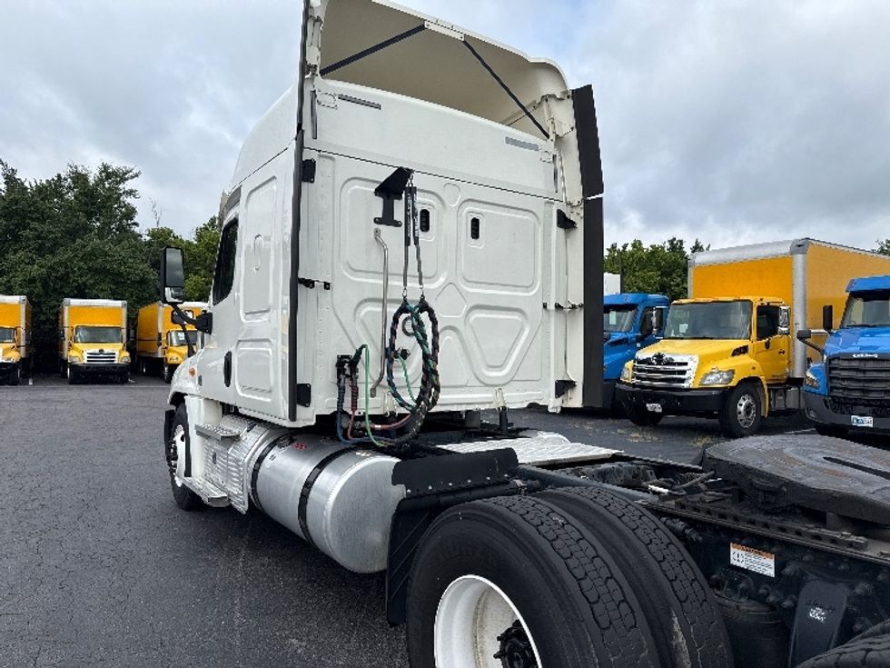 Sleeper Tractor-Heavy Duty Tractors-Freightliner-2020-Cascadia 12564ST-Greensboro-NC-469,764\n\t\tmiles-$ 59,000 - Image 22