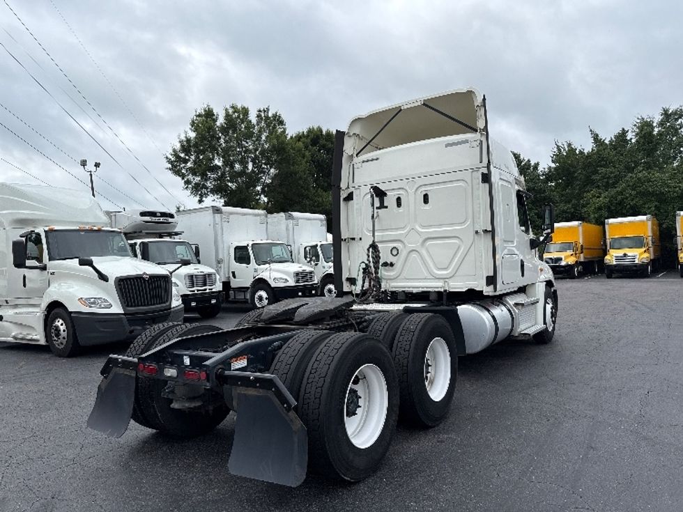 Sleeper Tractor-Heavy Duty Tractors-Freightliner-2020-Cascadia 12564ST-Greensboro-NC-469,764\n\t\tmiles-$ 59,000 - Image 7