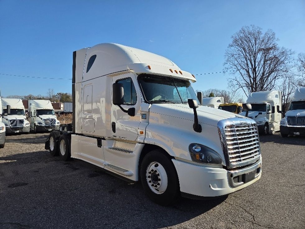 Sleeper Tractor-Heavy Duty Tractors-Freightliner-2020-Cascadia 12564ST-Greensboro-NC-479,830\n\t\tmiles-$ 52,000 - Image 1