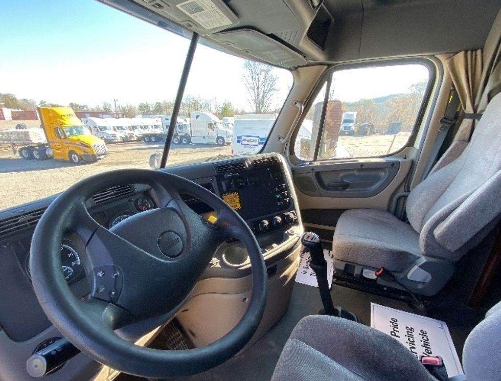 Sleeper Tractor-Heavy Duty Tractors-Freightliner-2020-Cascadia 12564ST-Greensboro-NC-479,830\n\t\tmiles-$ 52,000 - Image 10