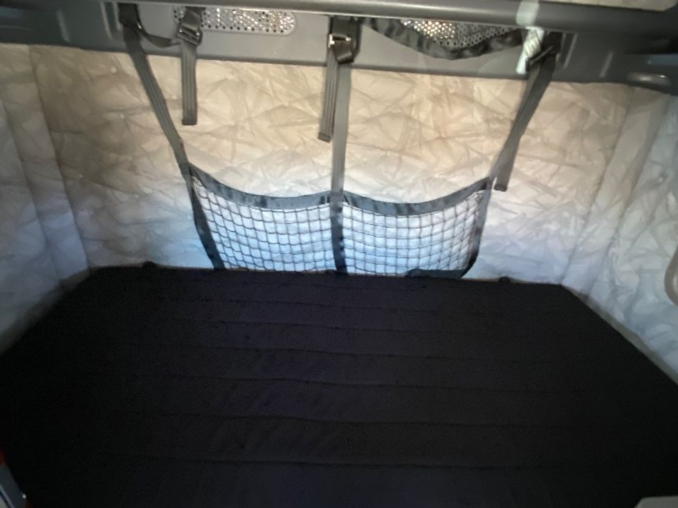 Sleeper Tractor-Heavy Duty Tractors-Freightliner-2020-Cascadia 12564ST-Greensboro-NC-479,830\n\t\tmiles-$ 52,000 - Image 17