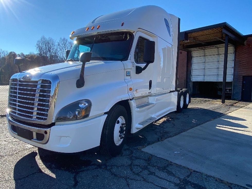 Sleeper Tractor-Heavy Duty Tractors-Freightliner-2020-Cascadia 12564ST-Greensboro-NC-479,830\n\t\tmiles-$ 52,000 - Image 3