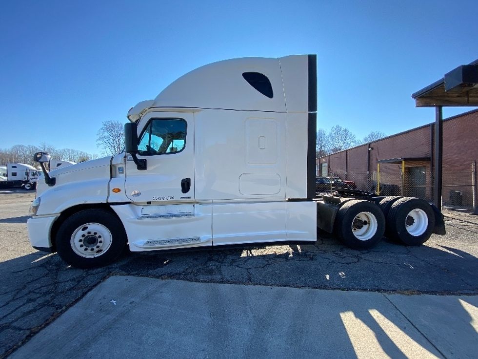 Sleeper Tractor-Heavy Duty Tractors-Freightliner-2020-Cascadia 12564ST-Greensboro-NC-479,830\n\t\tmiles-$ 52,000 - Image 4