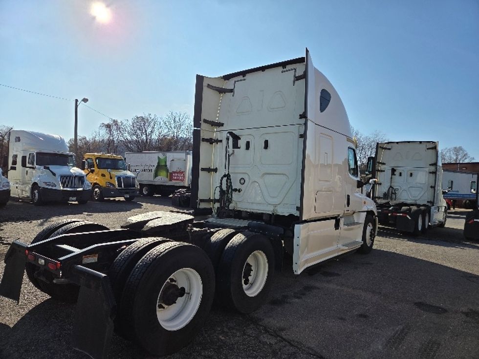 Sleeper Tractor-Heavy Duty Tractors-Freightliner-2020-Cascadia 12564ST-Greensboro-NC-479,830\n\t\tmiles-$ 52,000 - Image 7