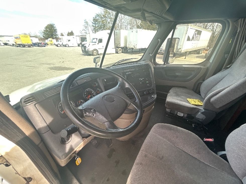 Sleeper Tractor-Heavy Duty Tractors-Freightliner-2020-Cascadia 12564ST-Greensboro-NC-644,209\n\t\tmiles-$ 39,250 - Image 10