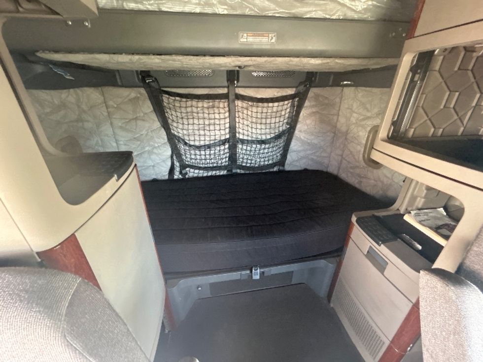 Sleeper Tractor-Heavy Duty Tractors-Freightliner-2020-Cascadia 12564ST-Greensboro-NC-644,209\n\t\tmiles-$ 39,250 - Image 16