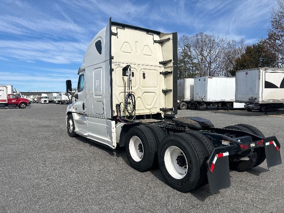 Sleeper Tractor-Heavy Duty Tractors-Freightliner-2020-Cascadia 12564ST-Greensboro-NC-644,209\n\t\tmiles-$ 39,250 - Image 5